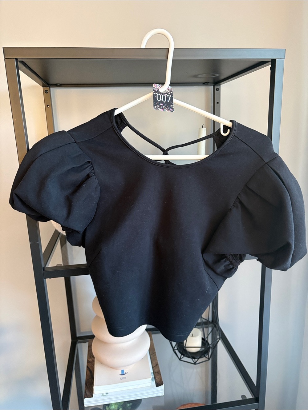 007 🌸 Black Puff-Sleeve Short Sleeve Top - Brand Unknown
